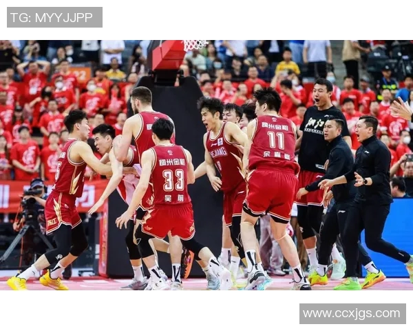 CBA激战山东队迎战南京同曦队争夺季后赛席位精彩对决即将上演