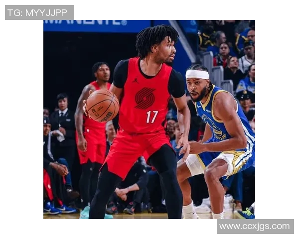 勇士与开拓者激战1102场面火爆精彩瞬间回顾